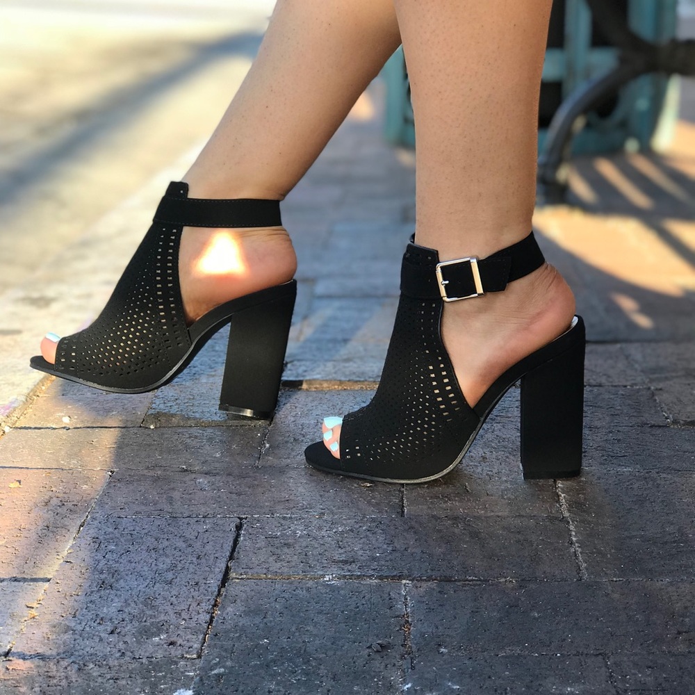 Black booties - Picture 2 of 5